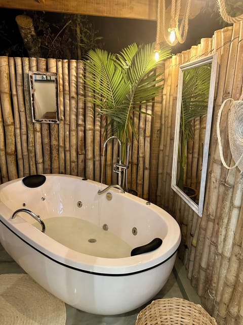 Luxury Chalet | Jetted tub