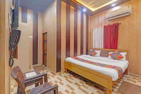 Egyptian cotton sheets, premium bedding, in-room safe, soundproofing