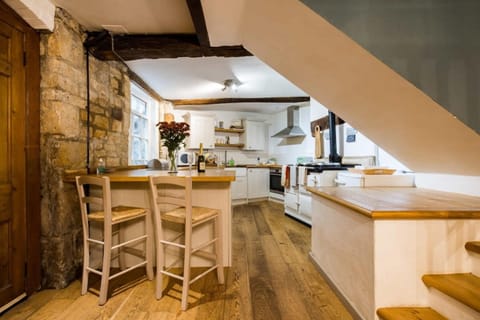 House | 5 bedrooms, Internet