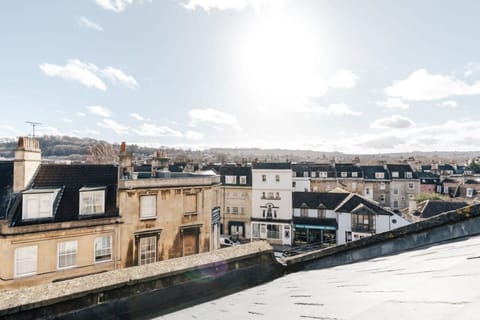 Apartment | 5 bedrooms, desk, iron/ironing board, Internet