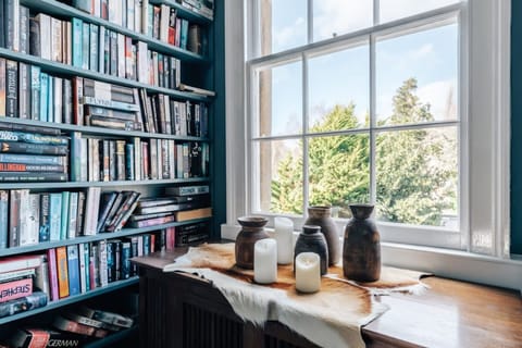 Apartment | 5 bedrooms, desk, iron/ironing board, Internet