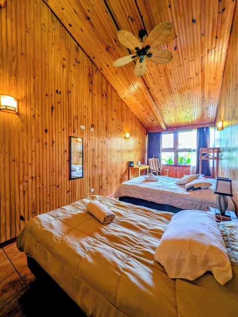 Comfort Triple Room, Garden View | Hypo-allergenic bedding, down comforters, minibar, iron/ironing board