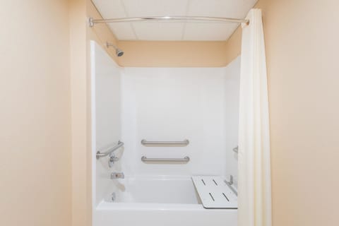 Room, 1 Queen Bed, Accessible, Non Smoking | Bathroom shower