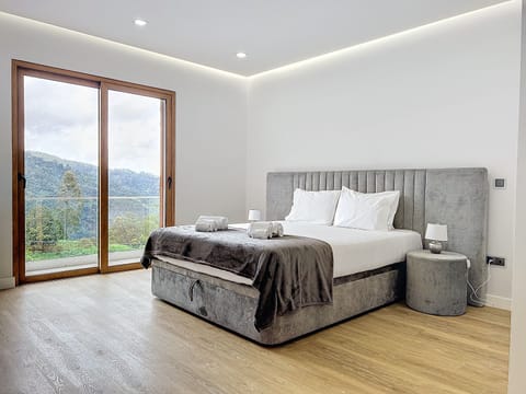 Family House, 3 Bedrooms, Mountain View | 3 bedrooms, iron/ironing board, free WiFi, bed sheets