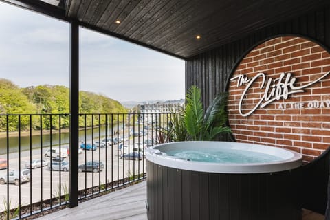 Deluxe Suite, Sea View | Terrace/patio