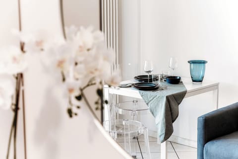 Apartment, Balcony | Dining room