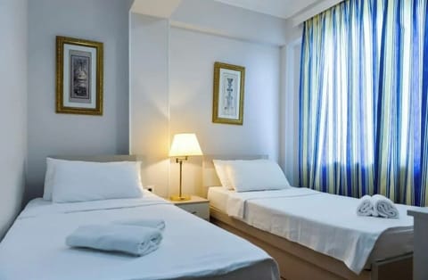 City Twin Room | Premium bedding, individually decorated, individually furnished, desk