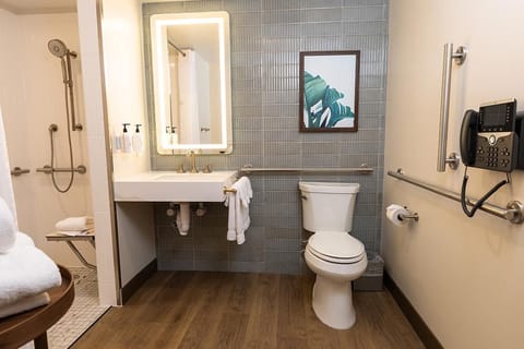 Buffalo Tower Non-Smoking King Accessible | In-room safe, desk, laptop workspace, iron/ironing board