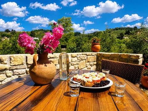 House, 1 Bedroom, Garden View | Outdoor dining