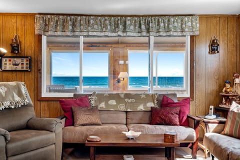 House, Multiple Beds, Balcony, Ocean View (Beach So Fine at 129) | Living area | 42-inch flat-screen TV with digital channels