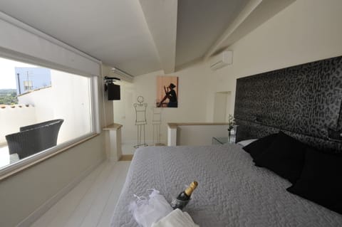 Premium bedding, minibar, in-room safe, individually furnished