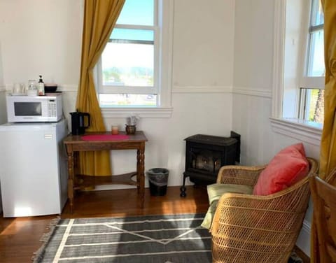 Panoramic Room, 1 Queen Bed, Ocean View (Not Pet Friendly) | Individually furnished, free WiFi, bed sheets