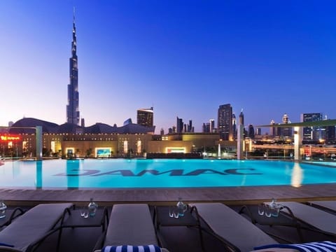 2 outdoor pools