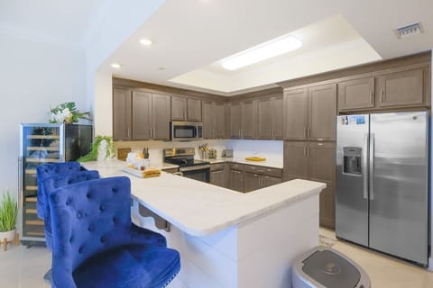 Condo, 3 Bedrooms | Private kitchen | Fridge, oven, coffee/tea maker