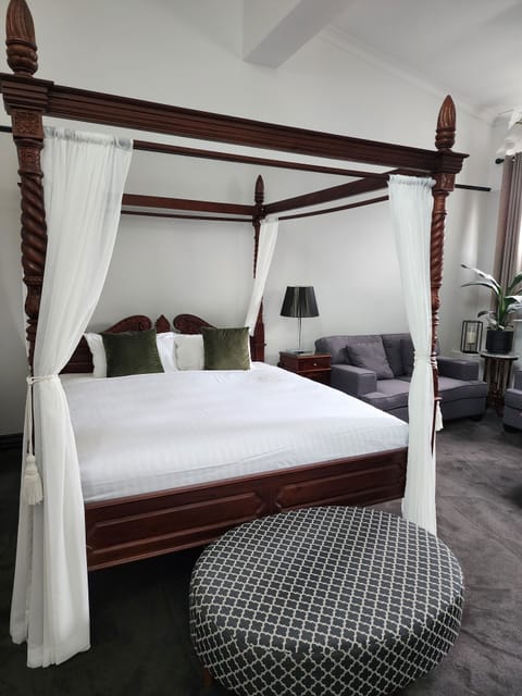 Macquarie Suite | Premium bedding, individually decorated, individually furnished