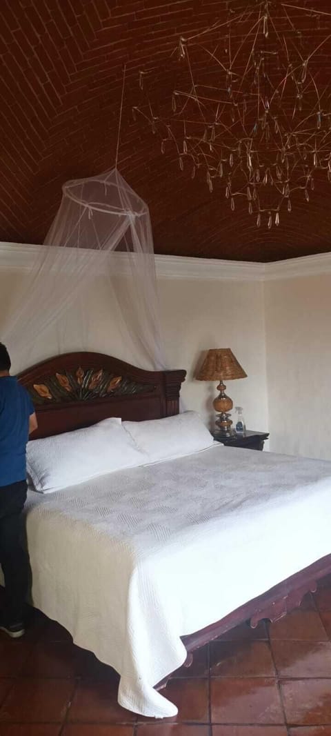 Gallery Room, Garden View | 1 bedroom, free WiFi