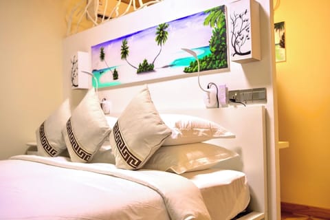 Deluxe Double Room, 1 Bedroom | Minibar, iron/ironing board, free WiFi