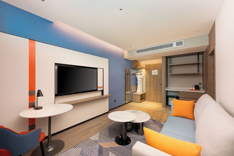 1 Bedroom Suite | Premium bedding, down comforters, free WiFi, bed sheets