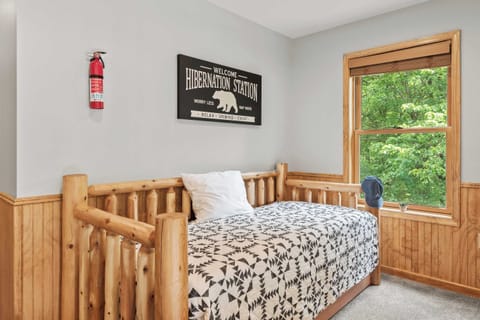 House (6 Bedrooms) | Interior