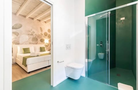 In-room safe, desk, soundproofing, free WiFi