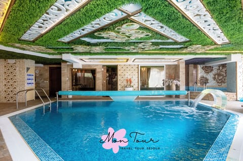 Indoor spa tub