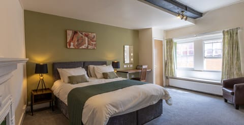 Superior Double or Twin Room, Ensuite | Laptop workspace, free WiFi, bed sheets