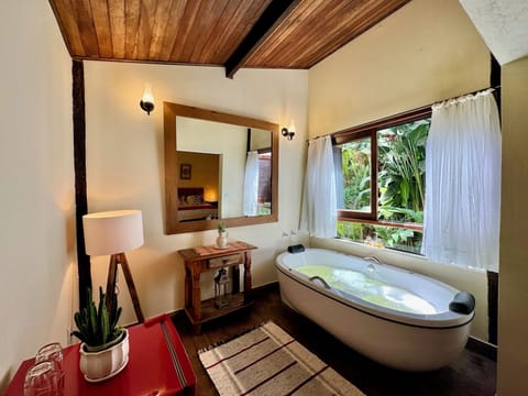 Superior Chalet | Jetted tub