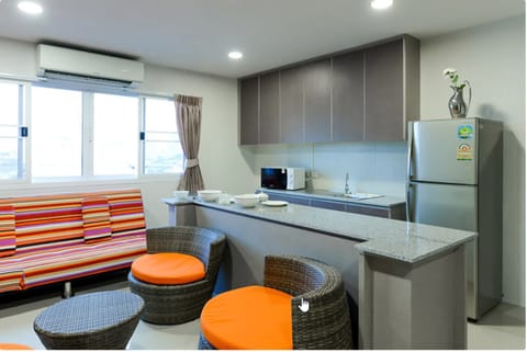 Standard Room, 1 King Bed | Room amenity