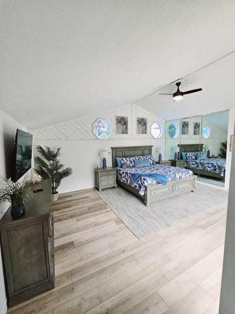 4 bedrooms, bed sheets