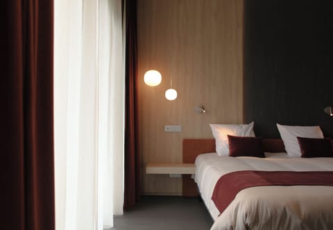 Double Room, Balcony, Garden View | In-room safe, desk, blackout drapes, soundproofing