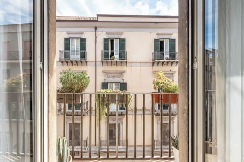 City Apartment | Balcony