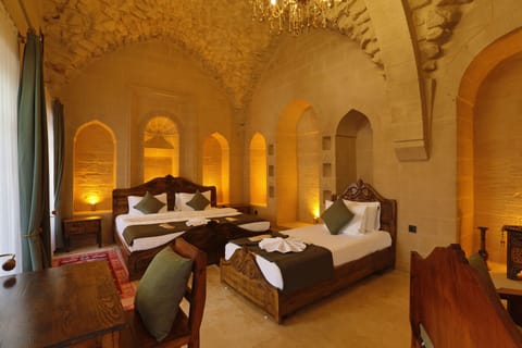 Deluxe Suite, Courtyard View | Egyptian cotton sheets, premium bedding, desk, laptop workspace