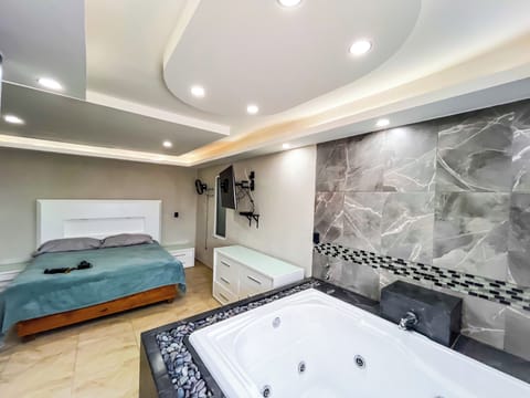 Romantic Room, Courtyard View | Down comforters, free WiFi