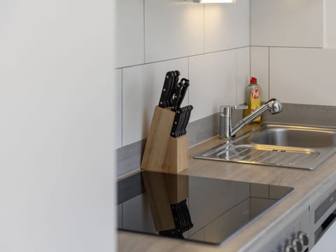 Apartment | Private kitchen | Electric kettle, toaster