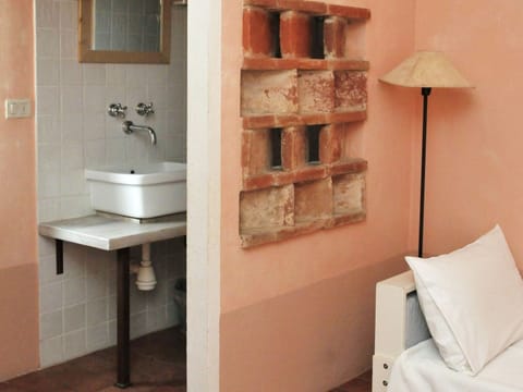 House | 2 bedrooms, bed sheets