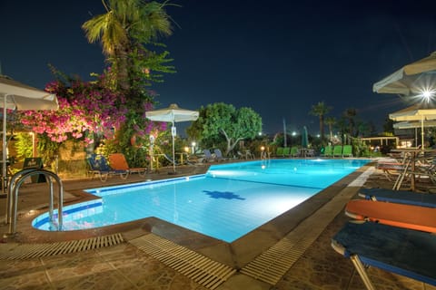 Seasonal outdoor pool, pool umbrellas