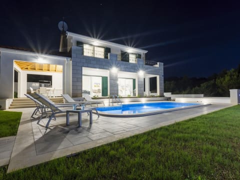 Villa | Pool | Indoor pool, outdoor pool