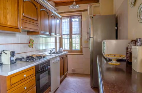 House | Private kitchen | Electric kettle, toaster