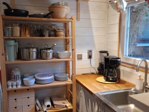 House | Private kitchen | Electric kettle, highchair