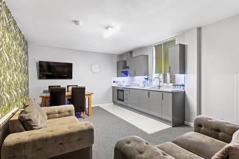 House, Private Bathroom | Lounge