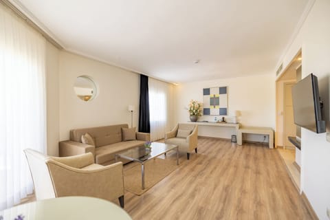 Grand Suit Marina | Egyptian cotton sheets, premium bedding, down comforters