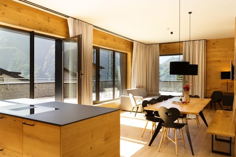 Apartment | Dining