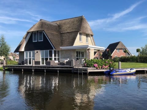 Villa | Exterior