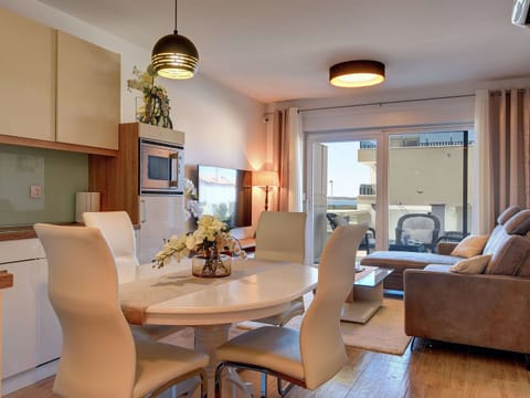 Apartment | Dining