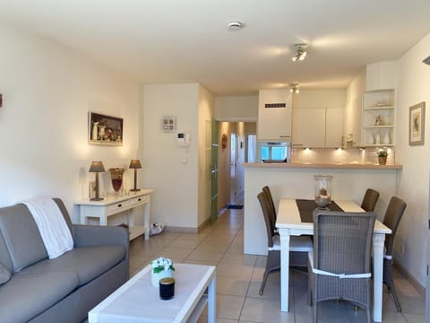 Apartment | Living room