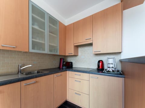 Apartment | Private kitchen | Electric kettle, toaster