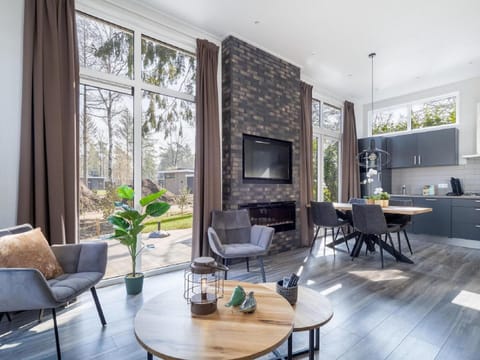 Bungalow | Dining