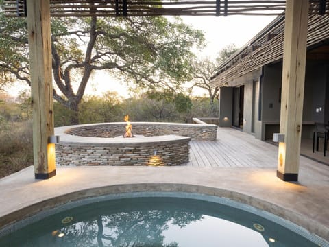 House | Pool