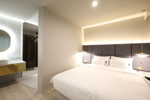 Superior Double Room | Soundproofing, free WiFi