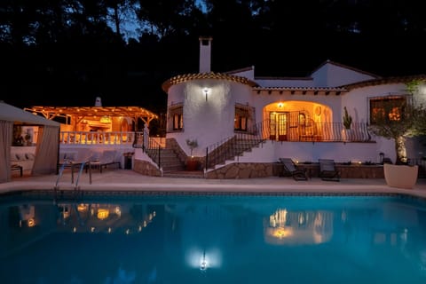 Villa | Exterior